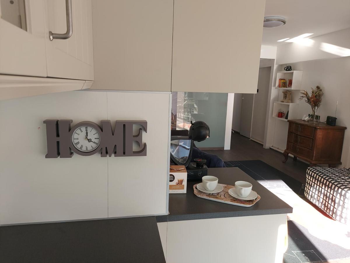 شقة Székesfehérvár  في 2+2Szemelyes Apartman Kerttel المظهر الخارجي الصورة