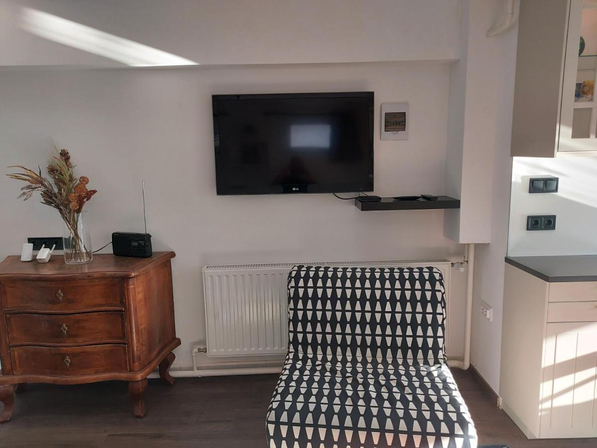 شقة Székesfehérvár  في 2+2Szemelyes Apartman Kerttel المظهر الخارجي الصورة